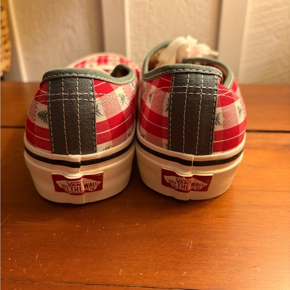 Vans Authentic Red Plaid Holiday Sneakers Women’s 8.5 NWOT - Picture 3 of 7